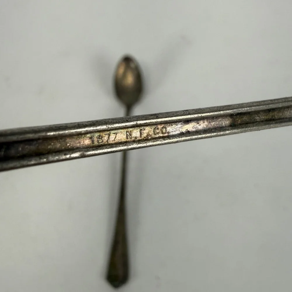 2 Antique Oneida/Niagara Falls Silver Co MADISON Iced Tea Spoons Silverplate